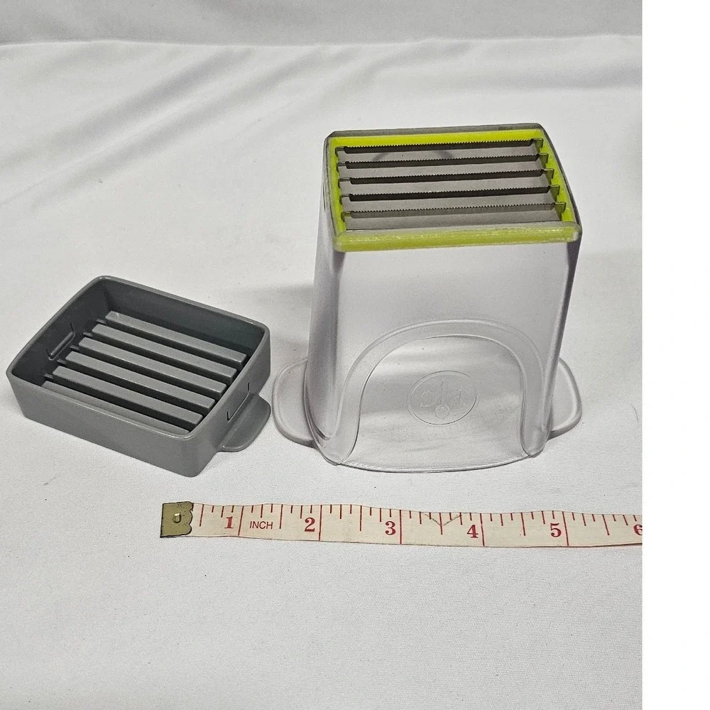 Pampered Chef Close & Cut Set and Garlic Slicer Gray White‎ Kitchen Tool Bundle